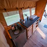 Glamping Hoeve Klein Haneveld Campismo de Luxo