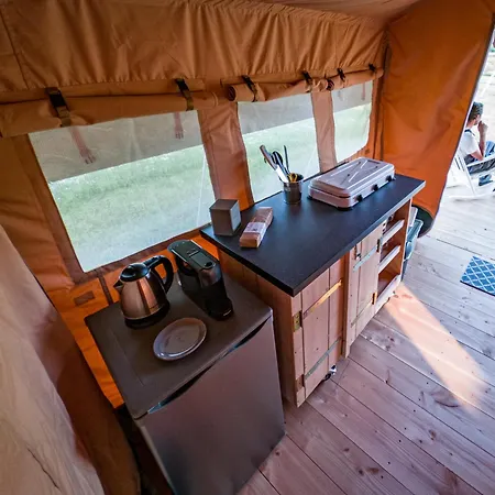 Glamping Hoeve Klein Haneveld Luxusní stan